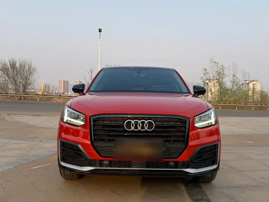 Audi Q2L 2019 — фото 12