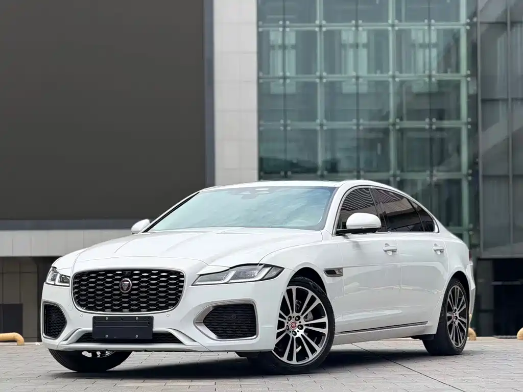 Jaguar XFL 2022 — фото 3