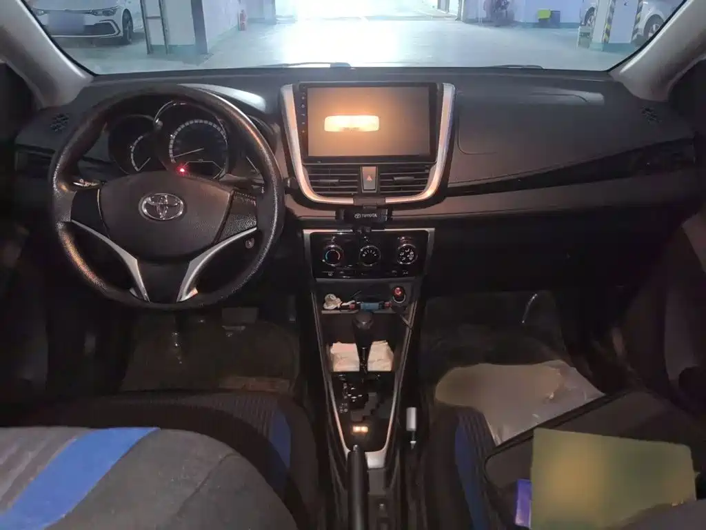 Toyota Yaris L 2018 — фото 13