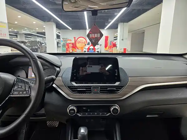 Nissan Teana 2023