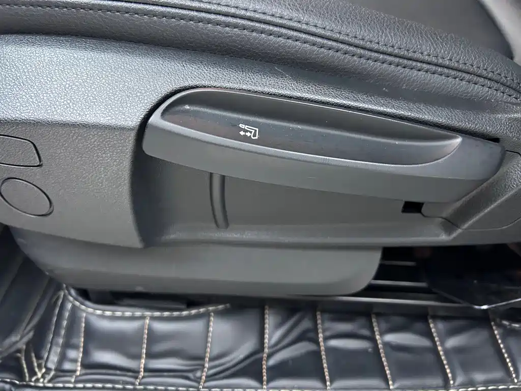 BMW 2 Series Active Tourer 2018 — фото 13