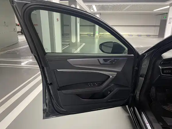 Audi A6L 2022