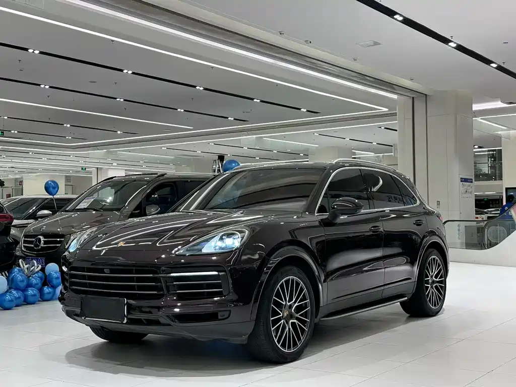 Porsche Cayenne 2021 — фото 1