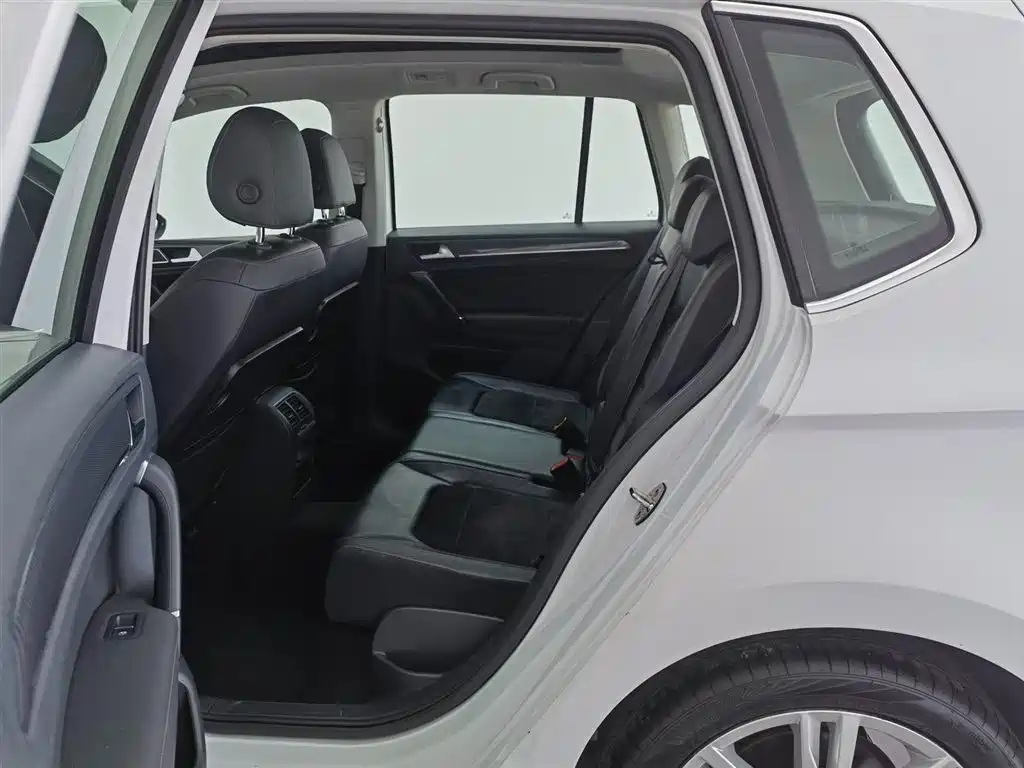 Volkswagen Golf Sportsvan 2017 — фото 20