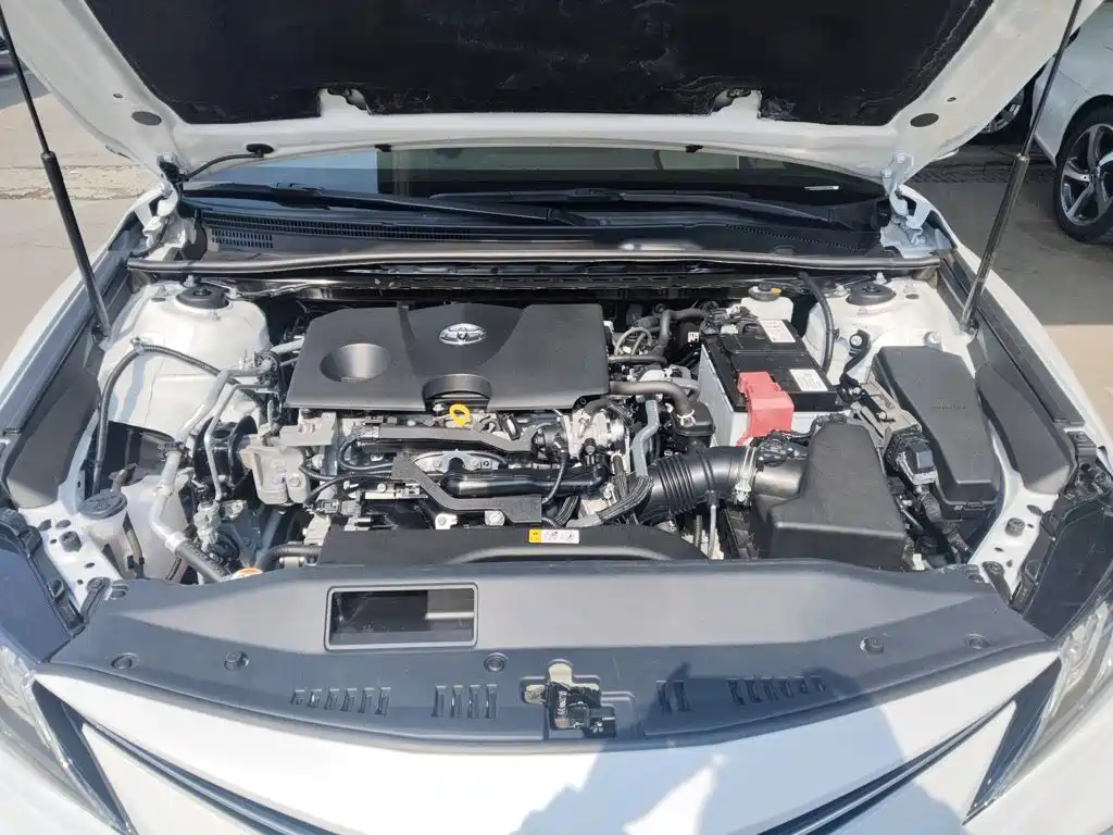 Toyota Camry 2022 — фото 16