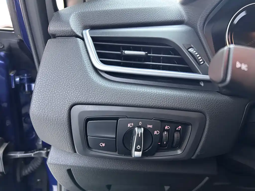 BMW 2 Series Active Tourer 2018 — фото 14