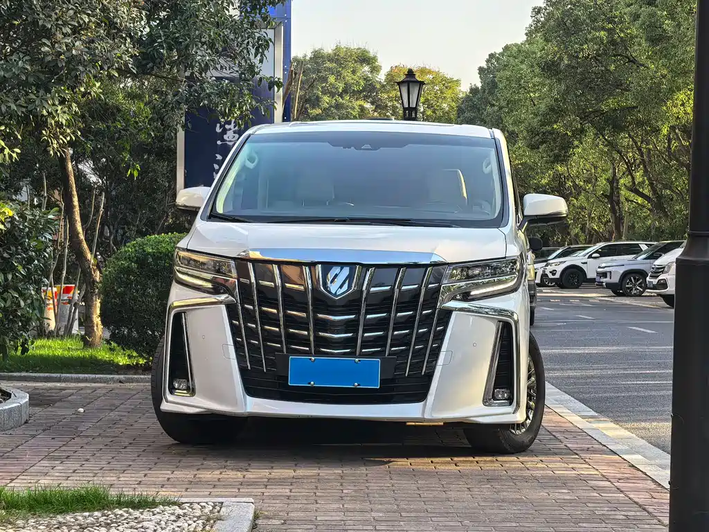 Toyota Alphard 2021 — фото 28