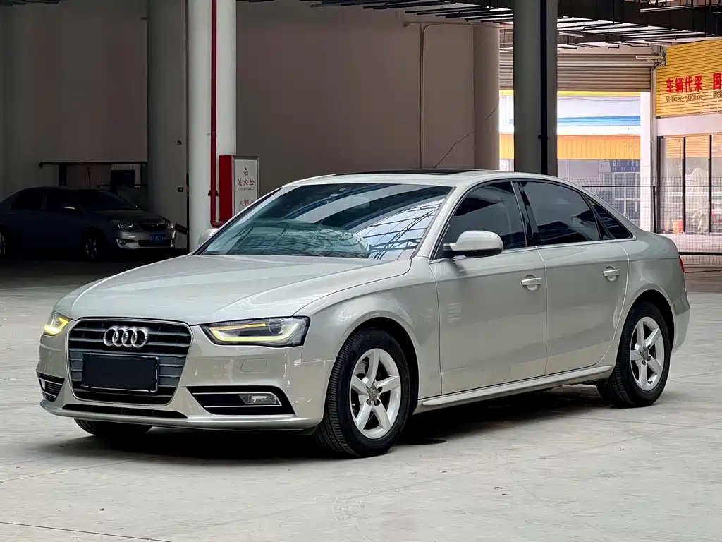 Audi A4L 2016 — фото 1