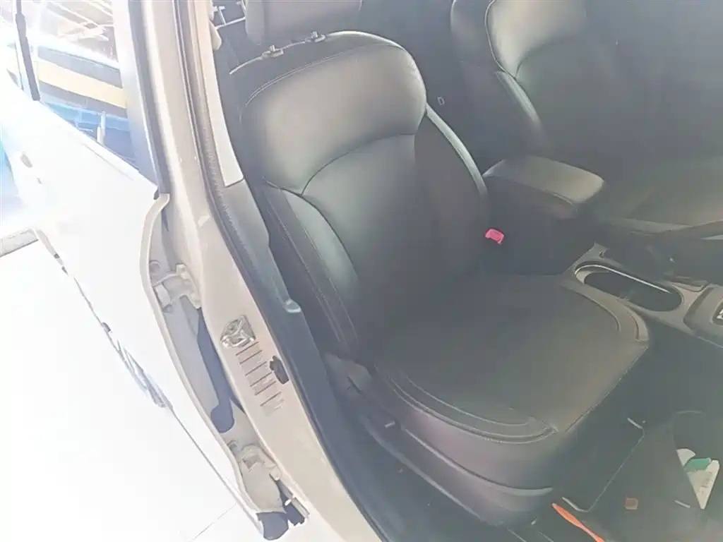 Subaru Forester 2016 — фото 25