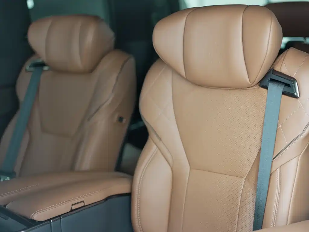 Toyota Alphard — фото 12