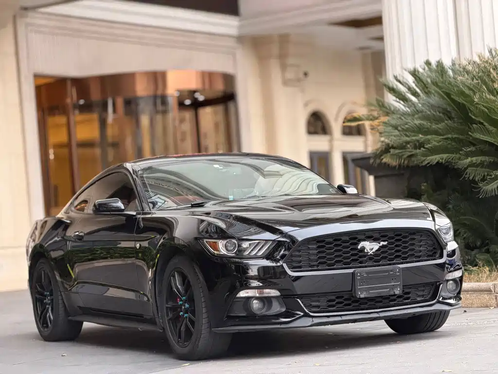 Ford Mustang 2018 — фото 3