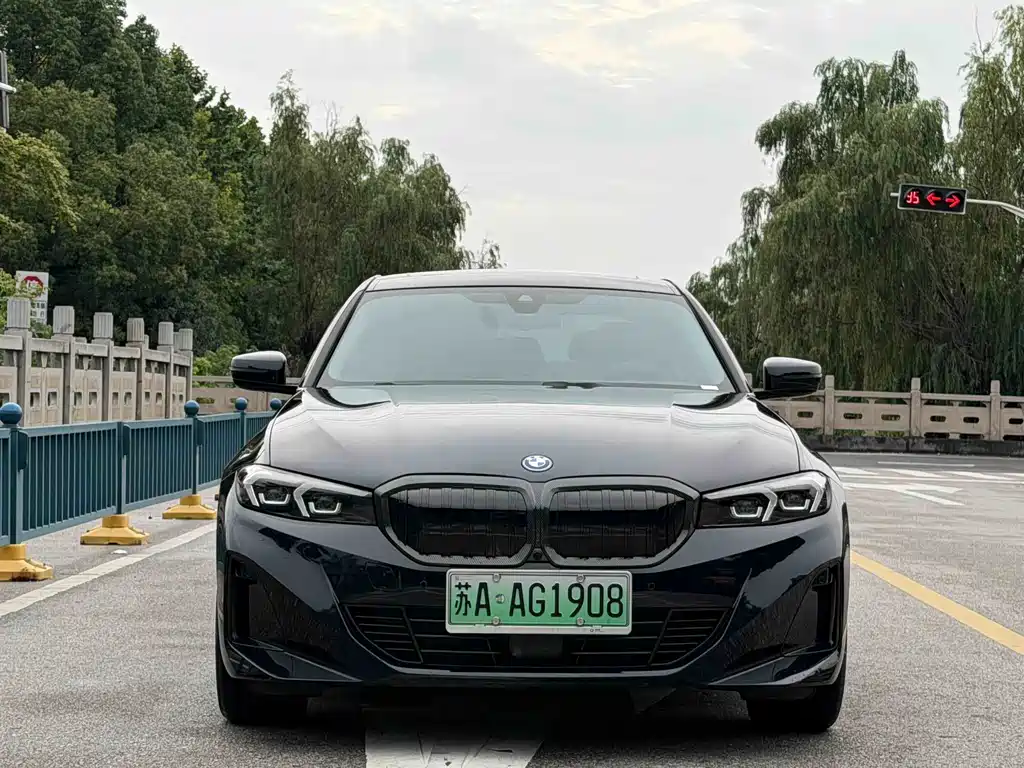 BMW i3 2025