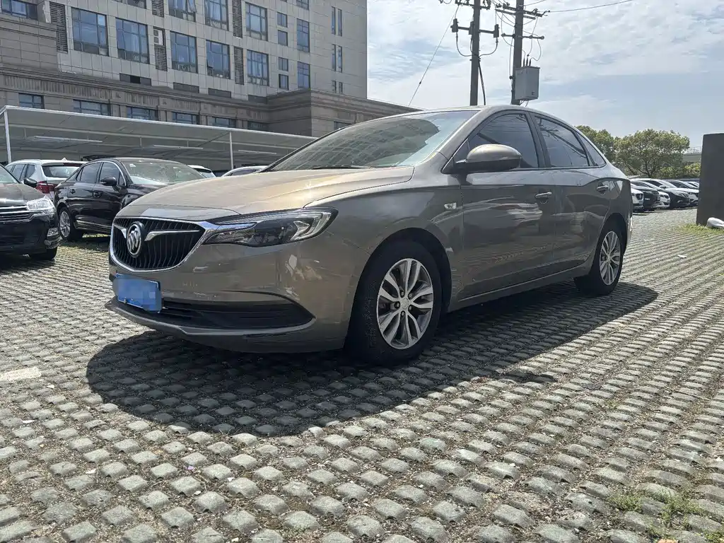 Buick Excelle 2018 — фото 1