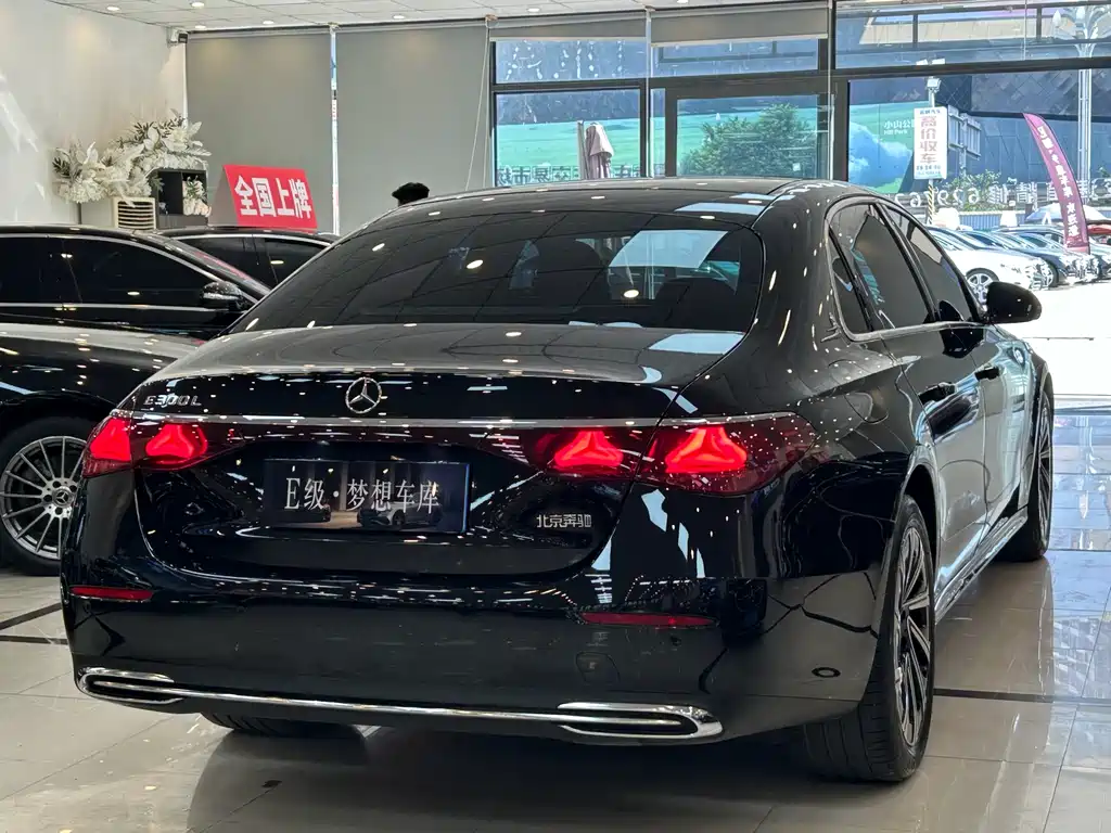Mercedes-Benz E-Class 2024