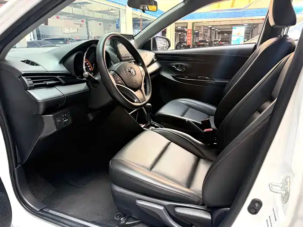 Toyota Yaris L 2022