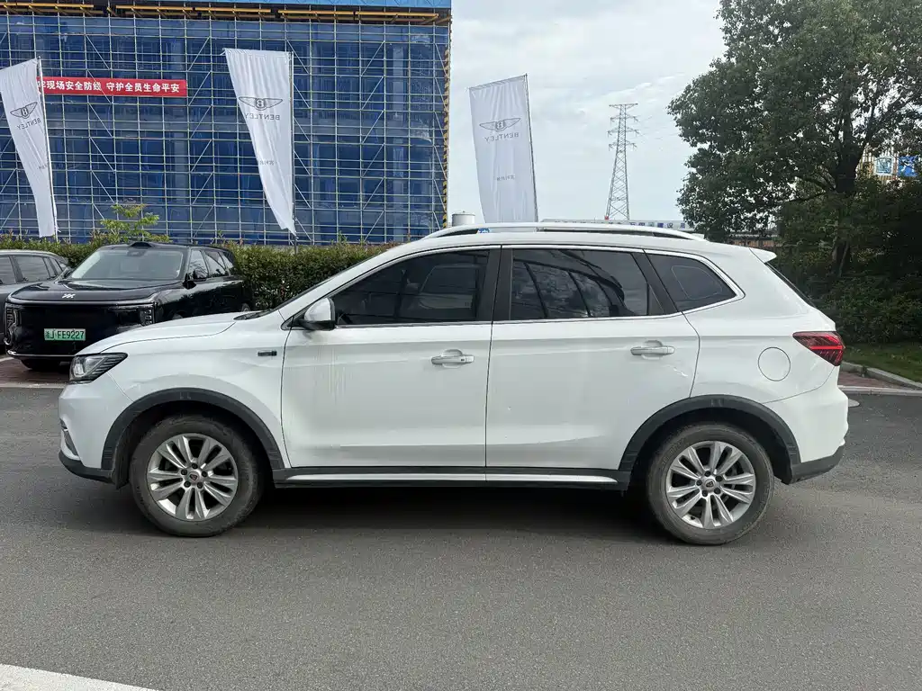 Roewe RX5 2017 — фото 10