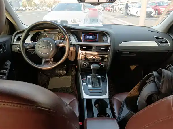 Audi A4L 2015