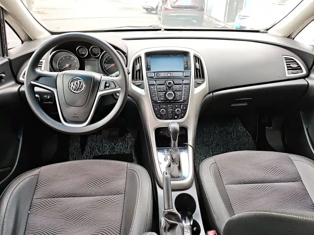 Buick Excelle 2014 — фото 10