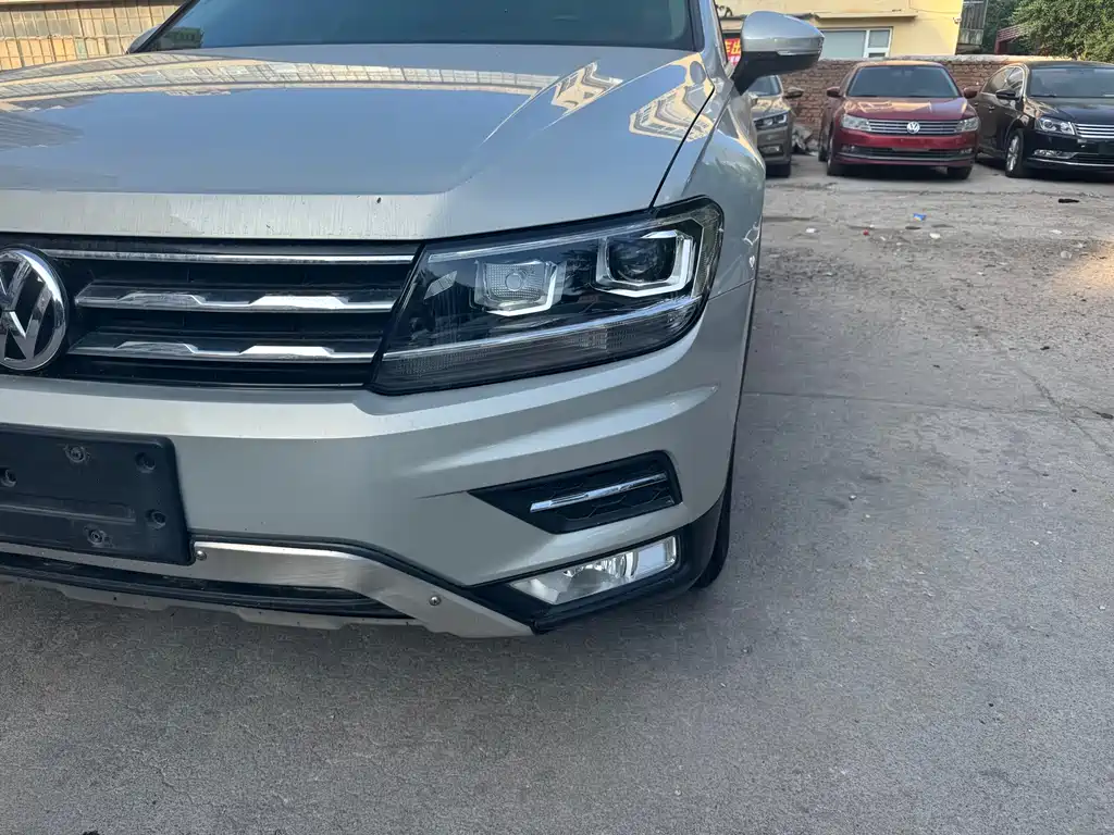Volkswagen Tiguan L 2017 — фото 17