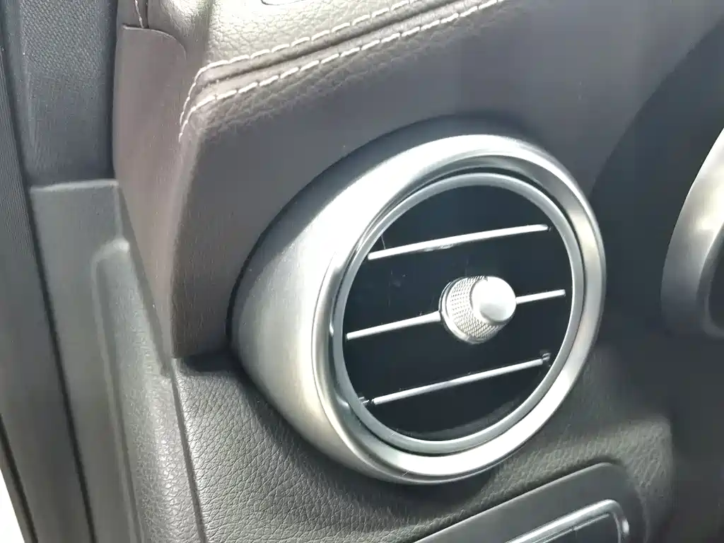 Mercedes-Benz GLC 2017 — фото 20