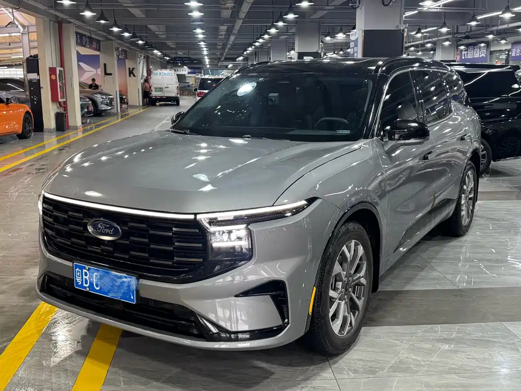 Ford Edge 2023 — фото 1