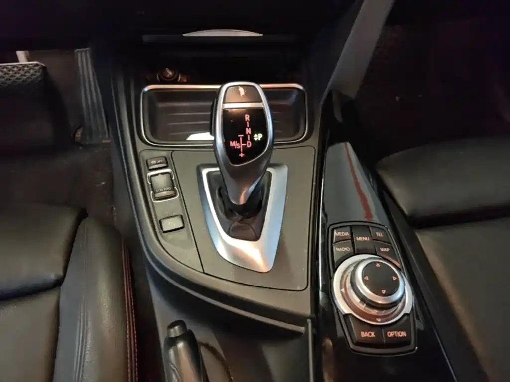 BMW 3 Series 2015 — фото 14