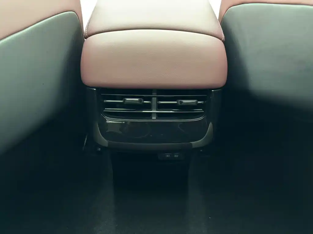 BYD Seal 2024 — фото 30