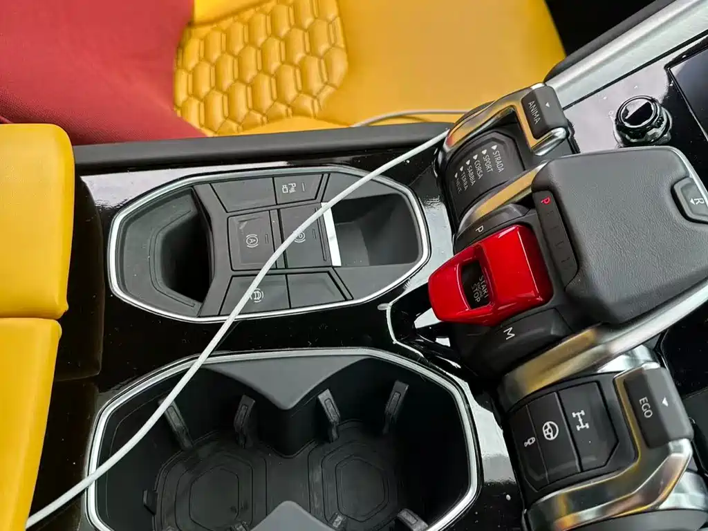 Lamborghini Urus 2019 — фото 18