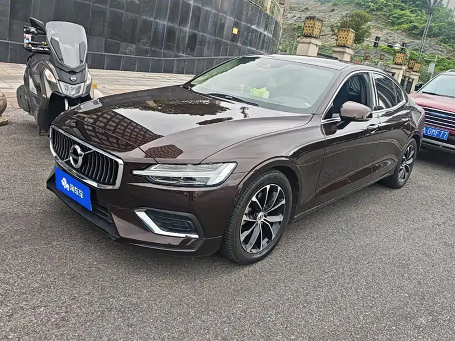 Volvo S60 2020 — фото 1