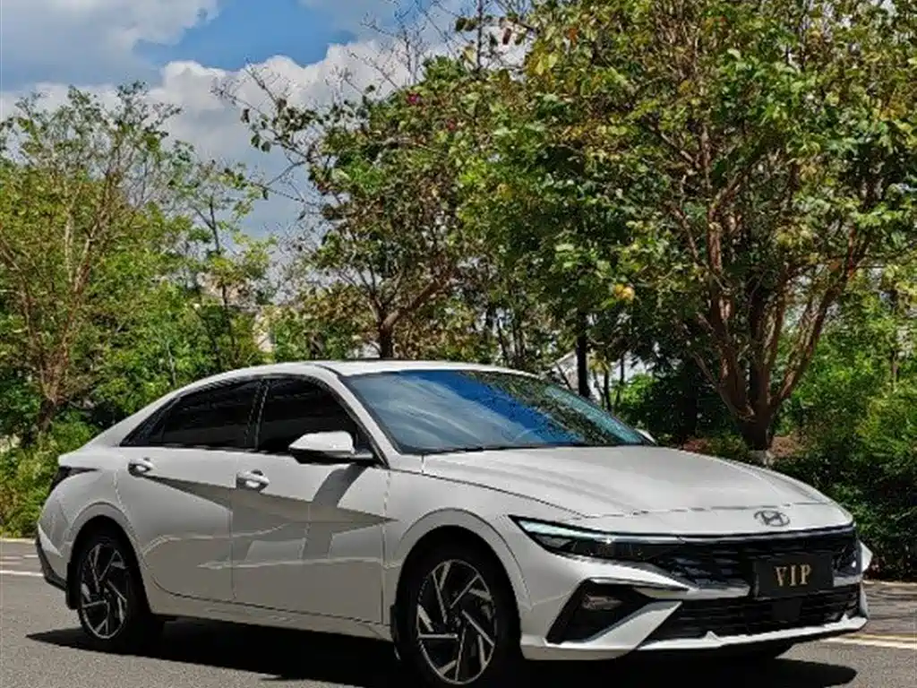 Hyundai Elantra 2025 — фото 2