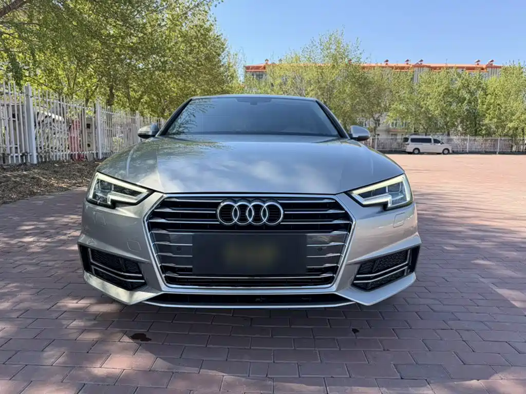 Audi A4L 2019