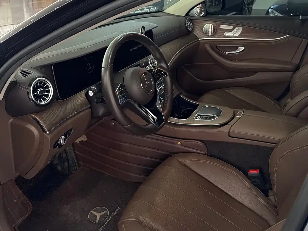 Mercedes-Benz E-Class 2022 — фото 14