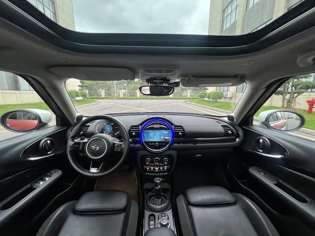 MINI Clubman 2023 — фото 16