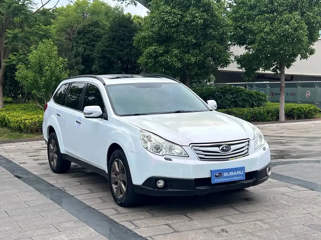 Subaru Outback 2010 — фото 3