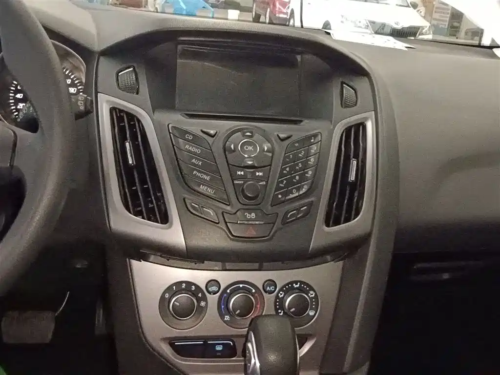 Ford Focus 2015 — фото 13