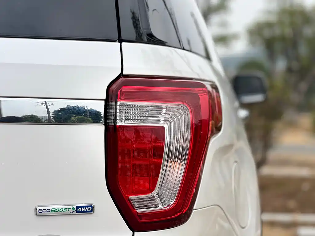 Ford Explorer 2018 — фото 23