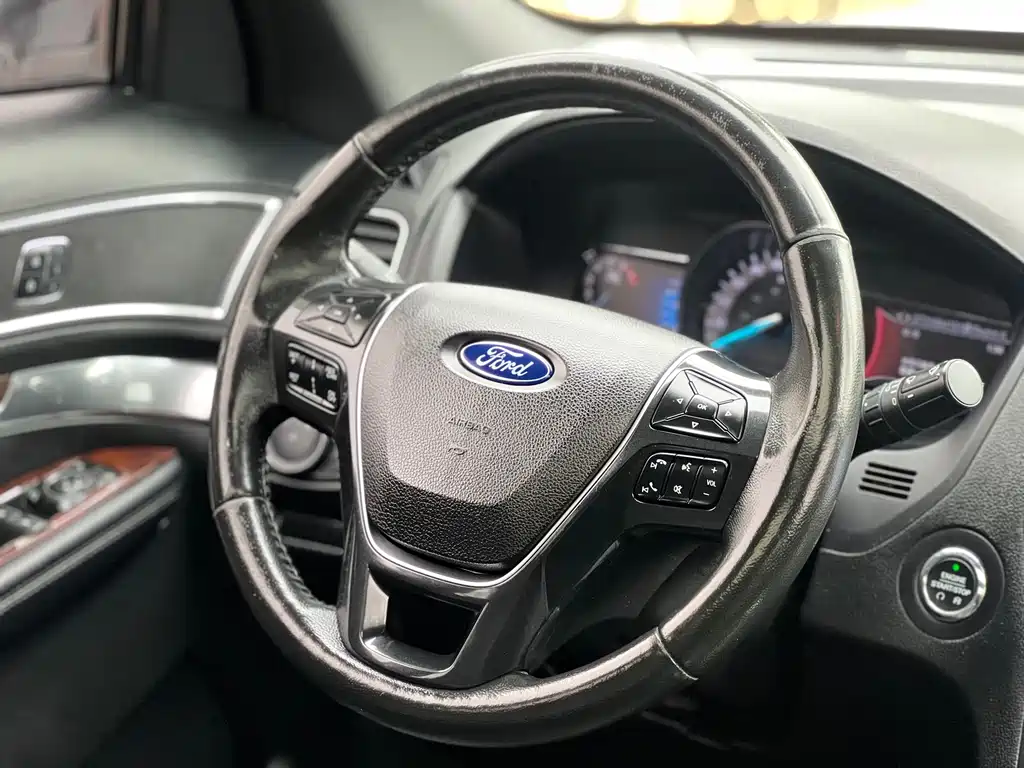 Ford Explorer 2018 — фото 12