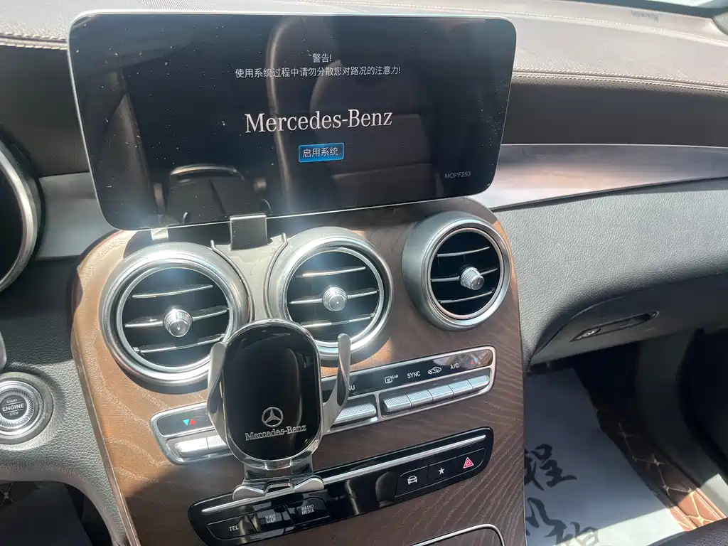 Mercedes-Benz GLC 2019 — фото 13