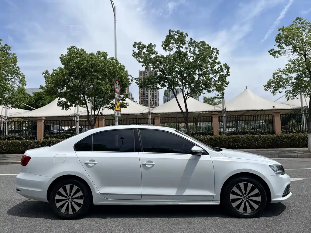 Volkswagen Sagitar 2017 — фото 14
