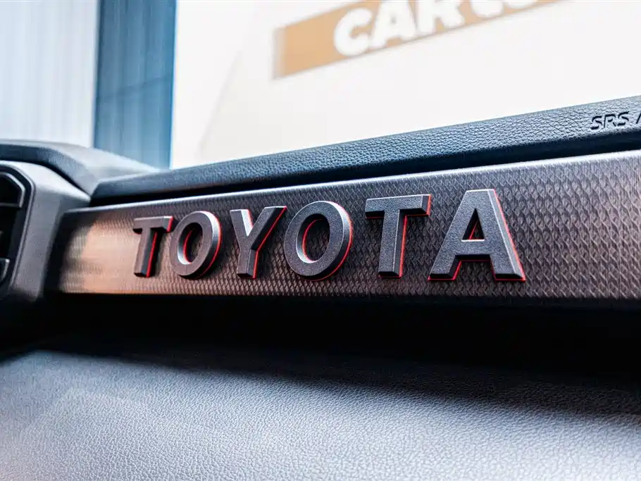 Toyota Sequoia 2023 — фото 20