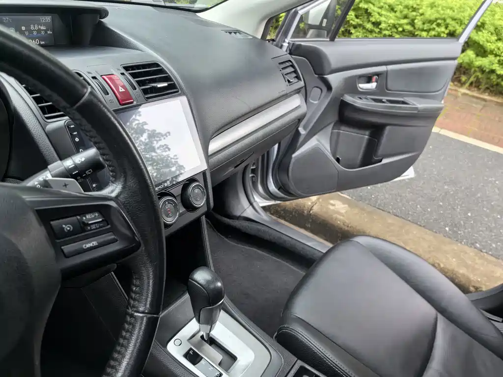 Subaru XV 2013 — фото 10
