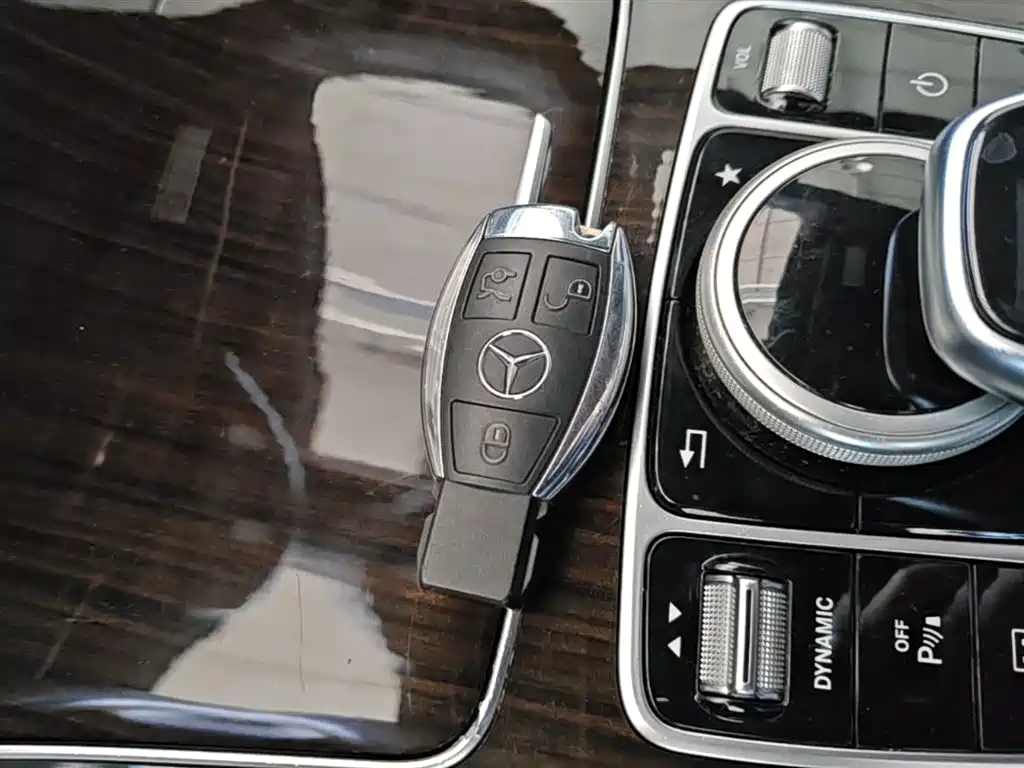 Mercedes-Benz GLC 2018 — фото 9