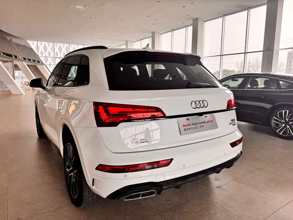 Audi Q5L 2023 — фото 5