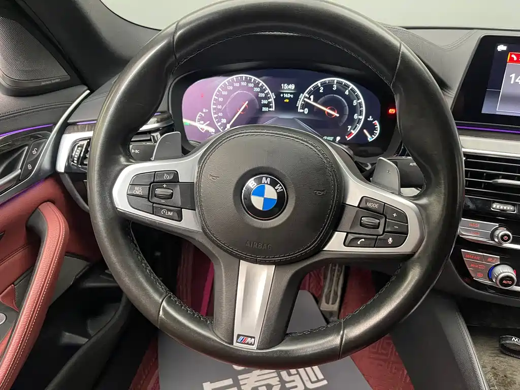 BMW 5 Series 2019 — фото 15