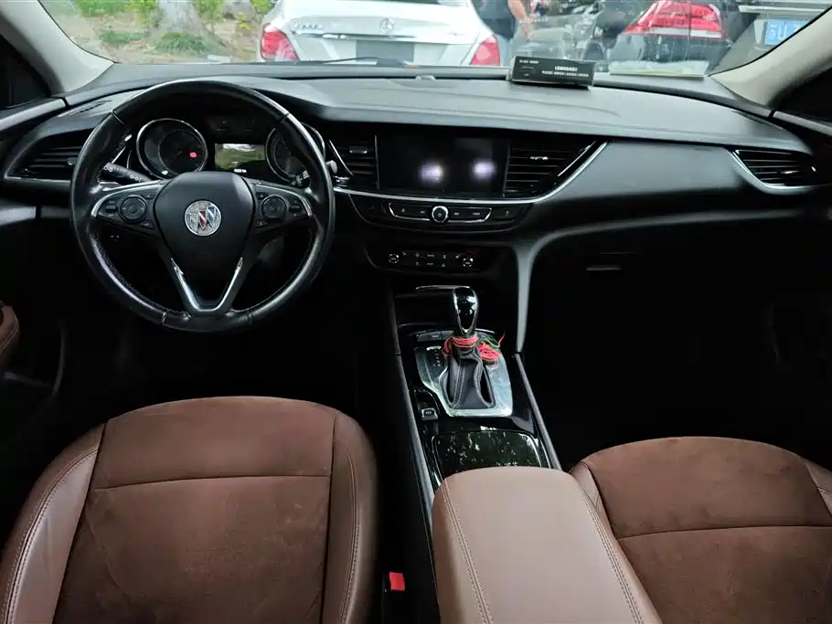 Buick Regal 2019 — фото 12
