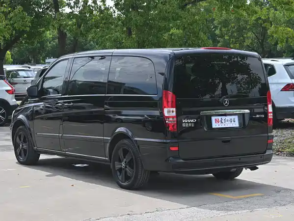 Mercedes-Benz Viano 2013