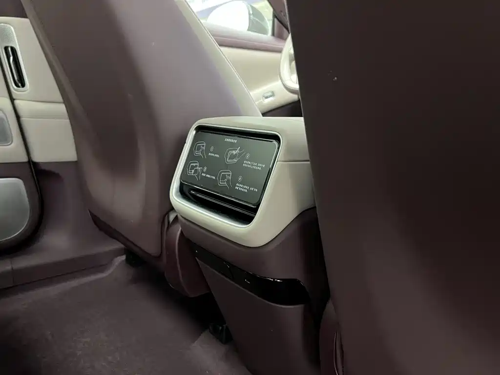 Xiaomi YU7 2025 — фото 10