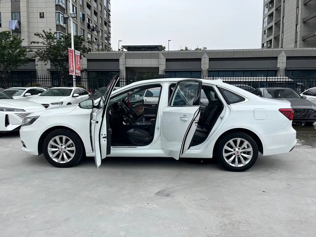 Roewe i6 Classic 2018 — фото 16