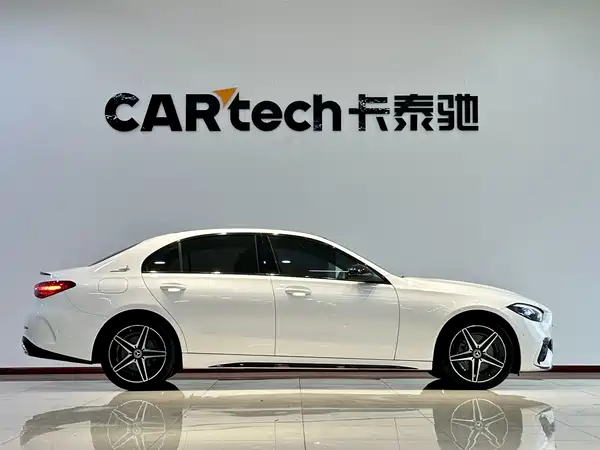 Mercedes-Benz C-Class 2024