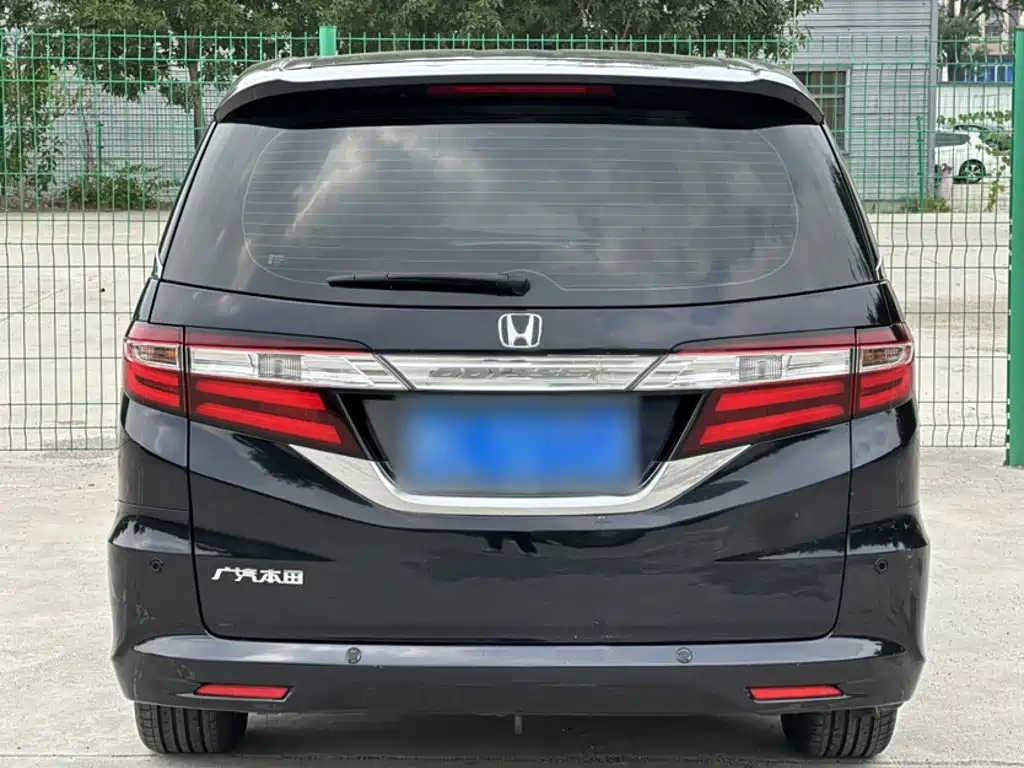 Honda Odyssey 2017 — фото 11